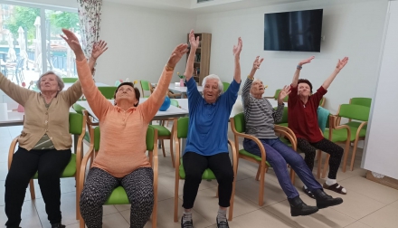 Posílení těla a mysli: cvičení pro seniory