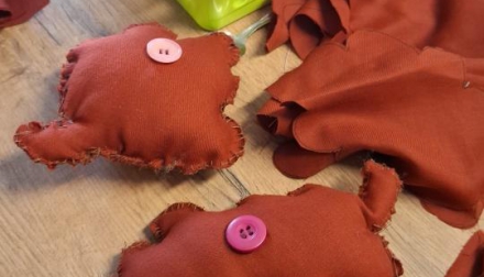 Tvoření látkových dekorací s klienty