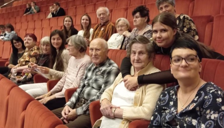 Divadelní představení - DRŽ SE!