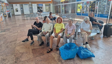 Naši klienti doplnili volnou knihovničku