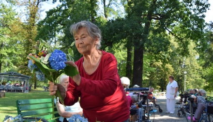 Domov Alzheimer Darkov srpen kytičky