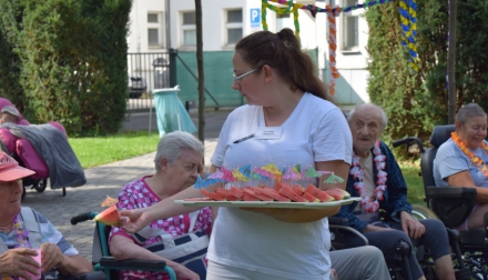 Domov Alzheimer Darkov Havajská párty